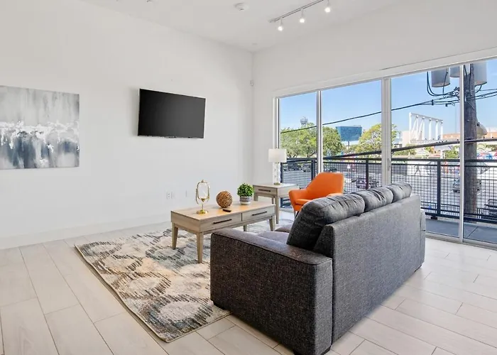 Destination At The Cedars 309